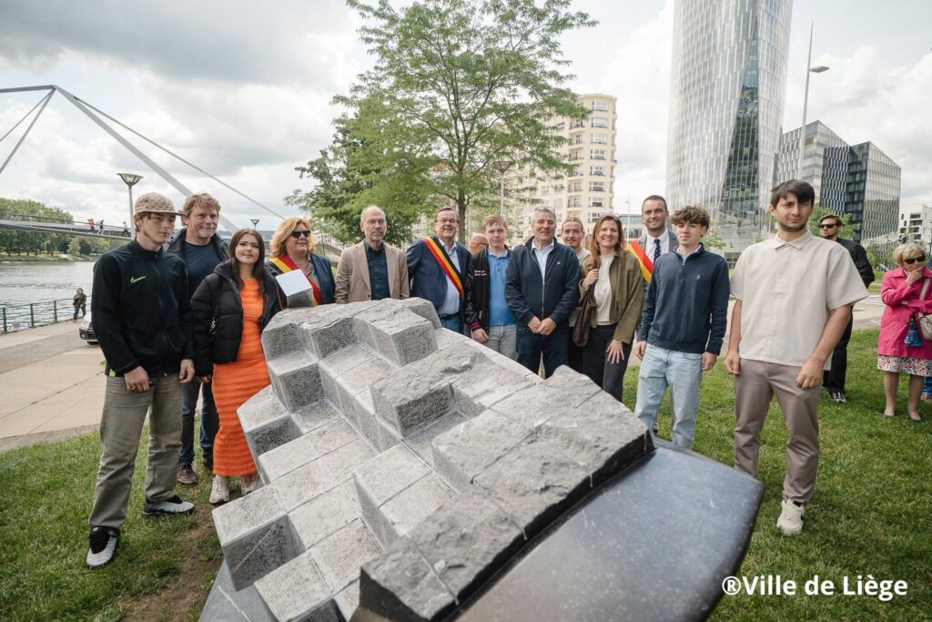 Oeuvre de Luc De Man et les jeunes de Liège